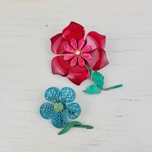 Vintage Metal Art Flower Brooch Pins Red And Blue Distressed